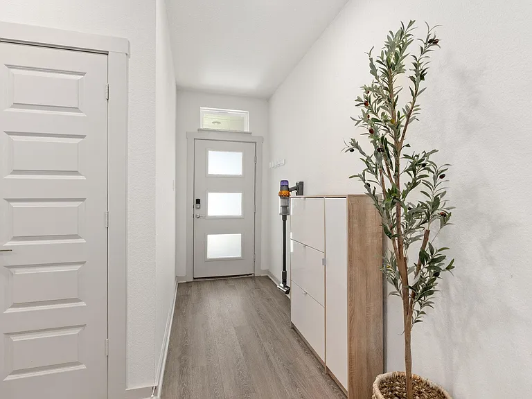 121 New Hampton Way — Photo 3