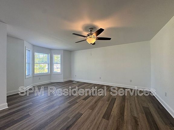5th image of 106 N Crestwood Dr