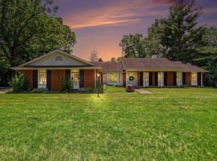 3086 Springbrook Dr, Kalamazoo, MI 49004