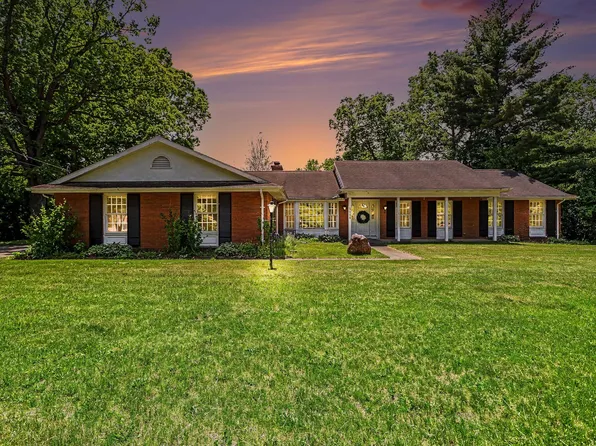 3086 Springbrook Dr, Kalamazoo, MI 49004