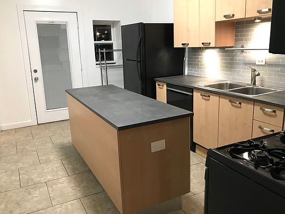3rd image of 1839 W Armitage Ave APT 1