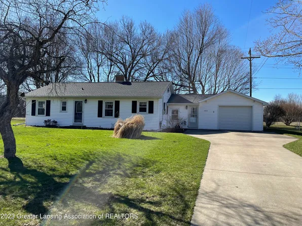 9213 Circle Dr, Laingsburg, MI 48848