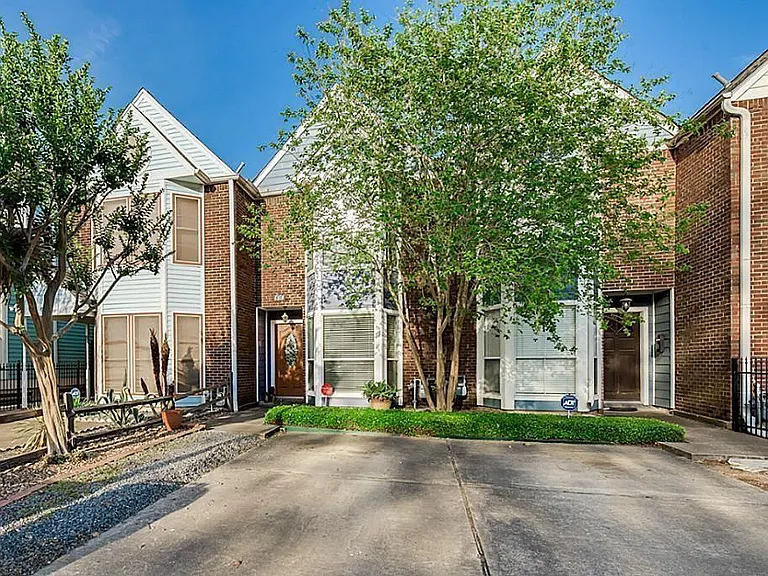930 Rutland St — Photo 1
