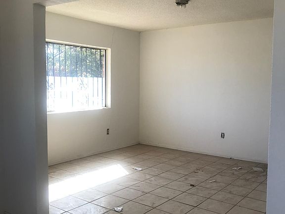 5th image of 4625 Comanche Ave