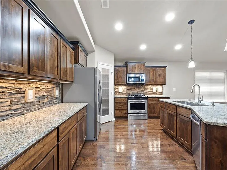 1080 N Montana St — Photo 12
