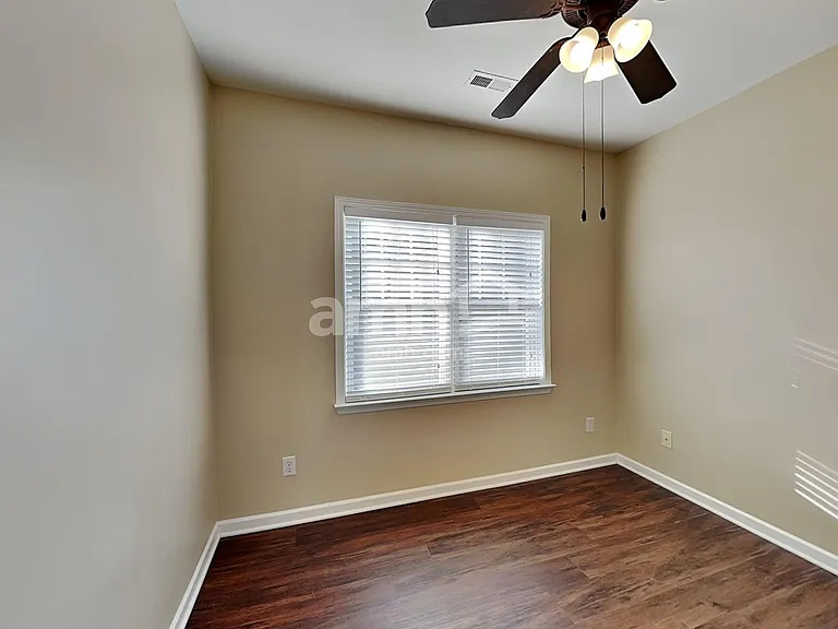 7610 Rolling Meadows Ln — Photo 14