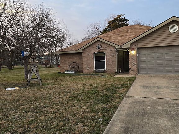 2nd image of 415 Ingred St