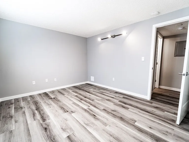 OakWood Park -- No up-front security deposit required! — Photo 18