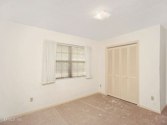 5th image of 5319 SECLUDED OAKS Lane