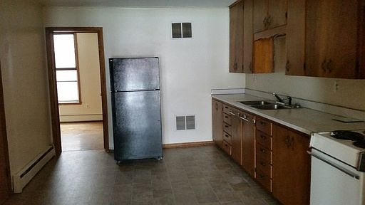 3rd image of 108 1/2 E Washington St