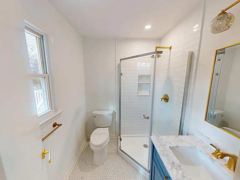 PRIMARY SUITE BATHROOM