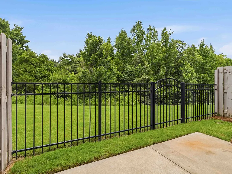 730 Elmbrook Dr — Photo 26