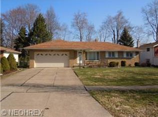 14070 Indian Creek Dr, Middleburg Heights, OH