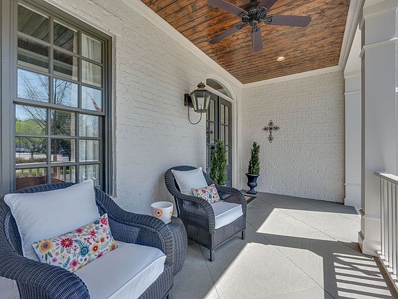 5th image of 106 Glass Springs Dr