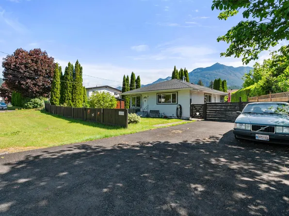 435 Hemlock Ave, Hope, BC V0X 1L0