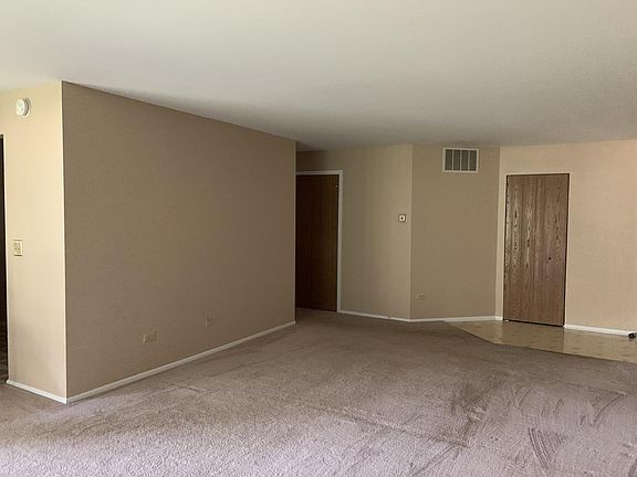 3rd image of 2818 Meadow Ln Unit W1