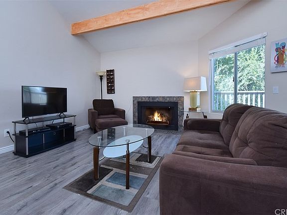 3rd image of 18316 Hatteras St APT 23