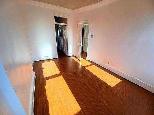 3rd image of 370 13th St APT 3