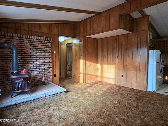 3rd image of 107 Highland Trl
