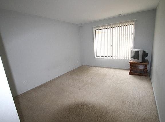 4th image of 1025 N Sterling Ave Unit 104