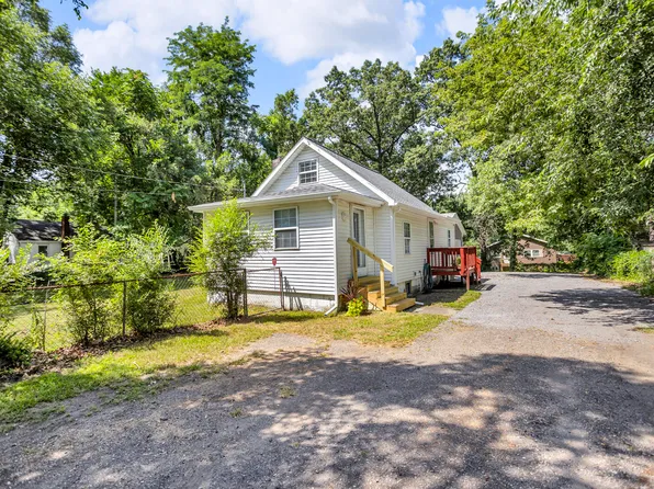 698 S Dettman Rd, Jackson, MI 49203