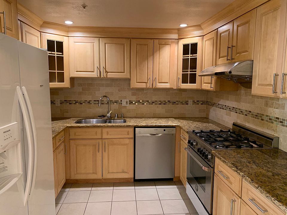 1st image of 252B 8th Ave #252B