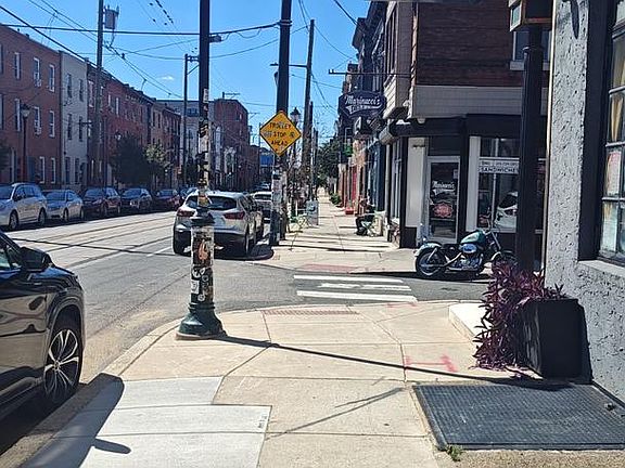 4th image of 3128 Richmond St