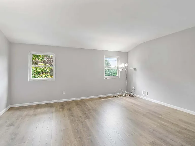 1630 Forest Hill Rd — Photo 5