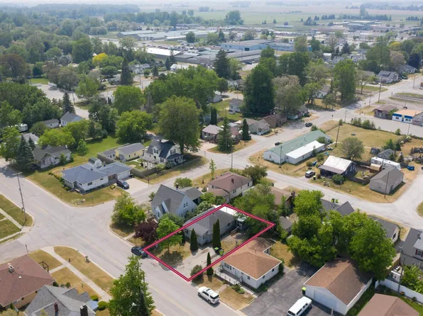 322 S Water St, Pinconning, MI 48650