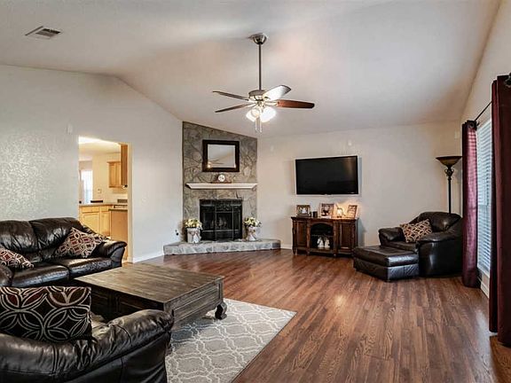 5th image of 2407 La Lar Ln