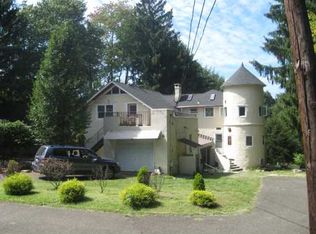 213 Spook Rock Rd, Suffern, NY 10901