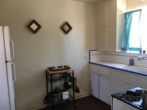 5th image of 825 N 5th Ave APT 3