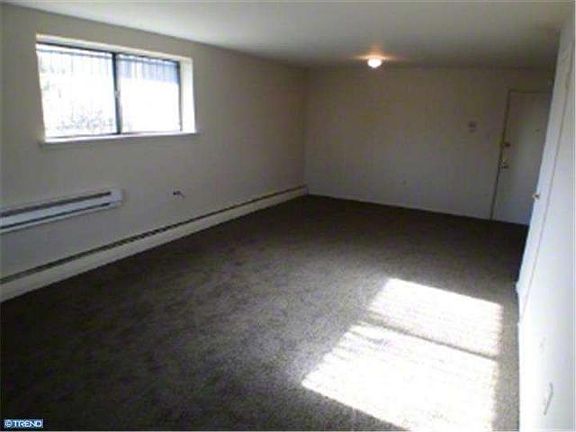 4th image of 1011 Bullock Ave APT E
