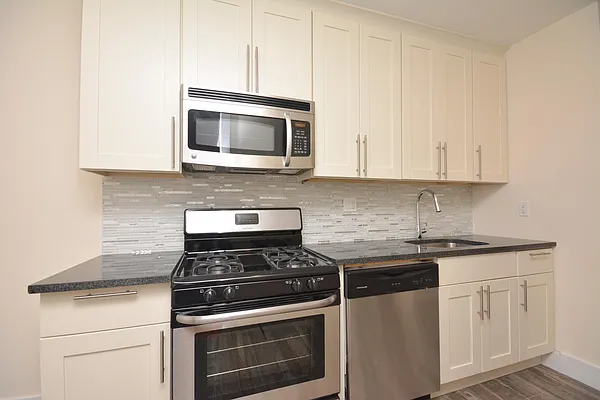 Rented by Clove Realty LLC | media 54