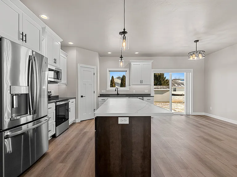 340 Rainbow Ct — Photo 36