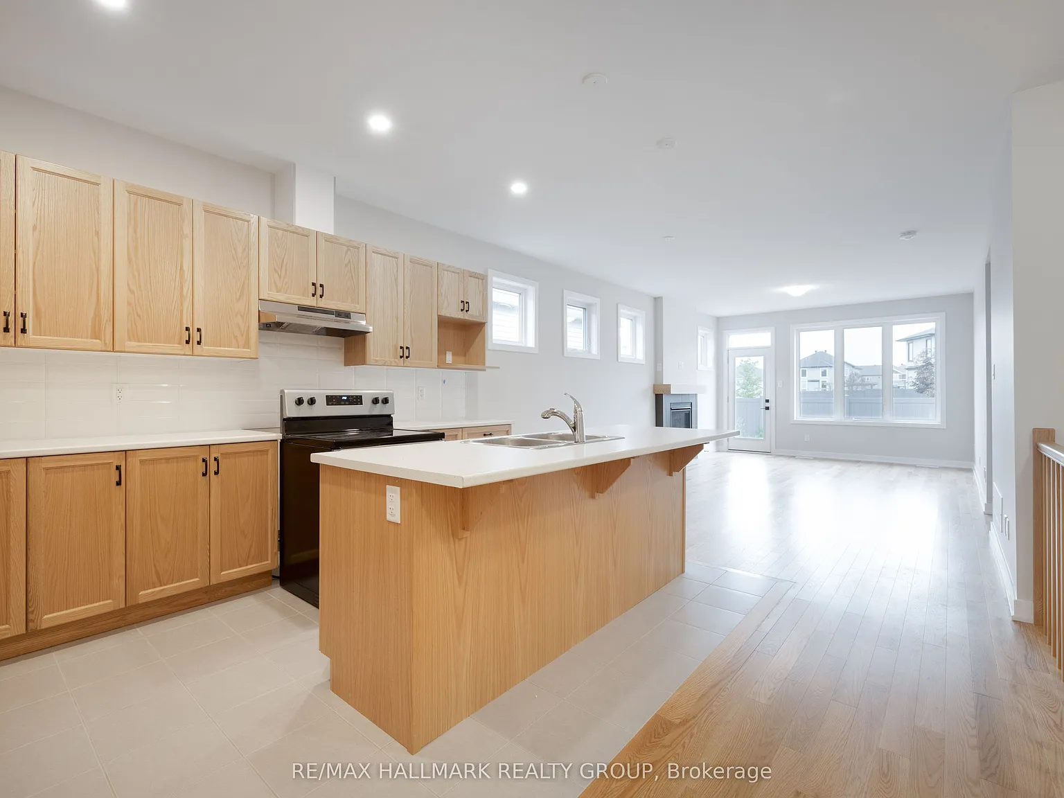 2 bed, $2,700 — Photo 4