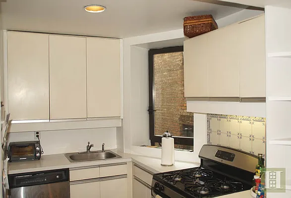 Rented by Halstead Real Estate | media 6