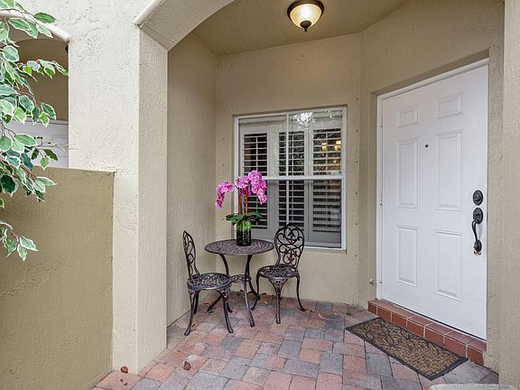 2nd image of 164 Lake Monterey Cir