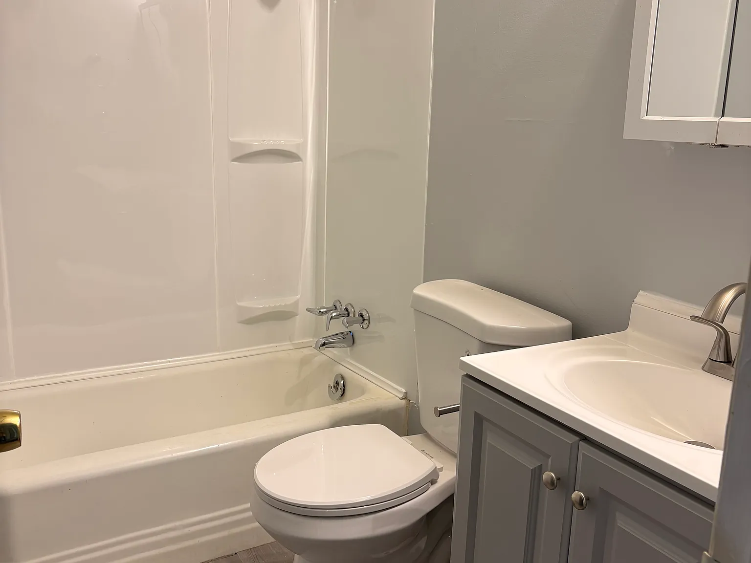 Parkside Villa Apartments — Photo 4