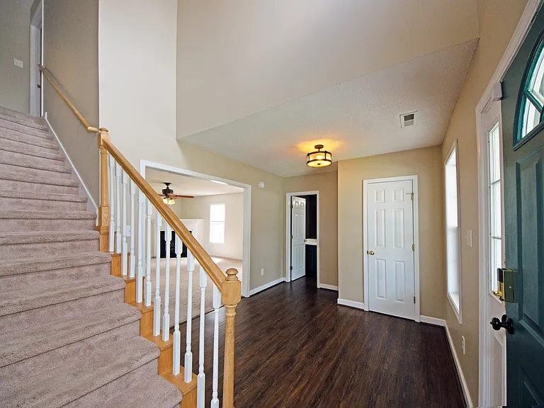 1112 Huff Dr — Photo 5