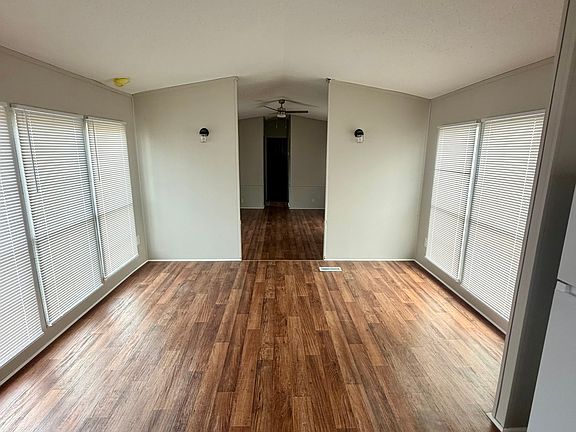5th image of 107 Crabapple Ln
