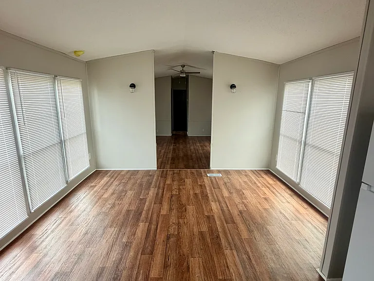 107 Crabapple Ln — Photo 5