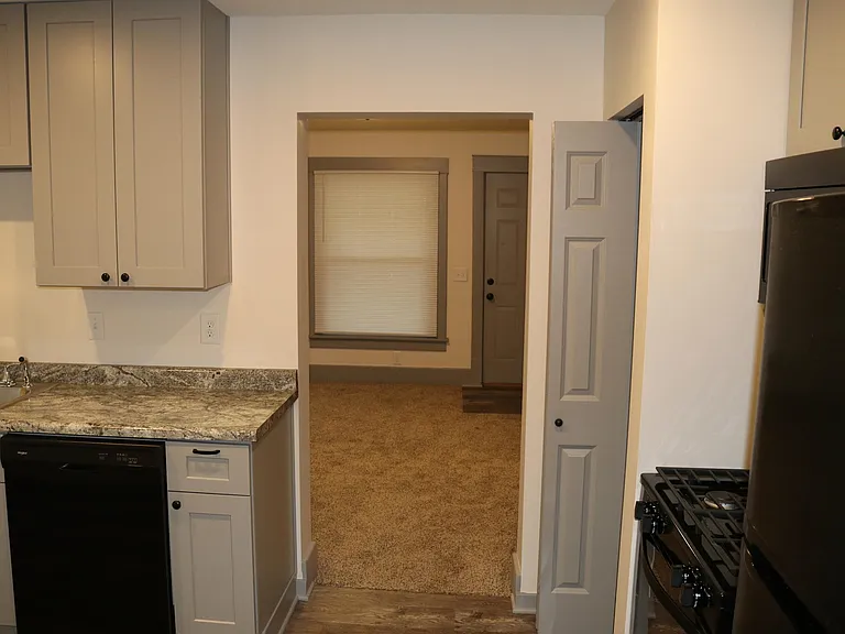 1534 S 21st St — Photo 8