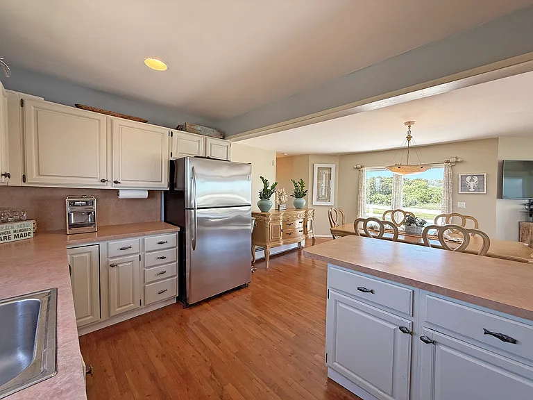19 Cold Spring Ct — Photo 11
