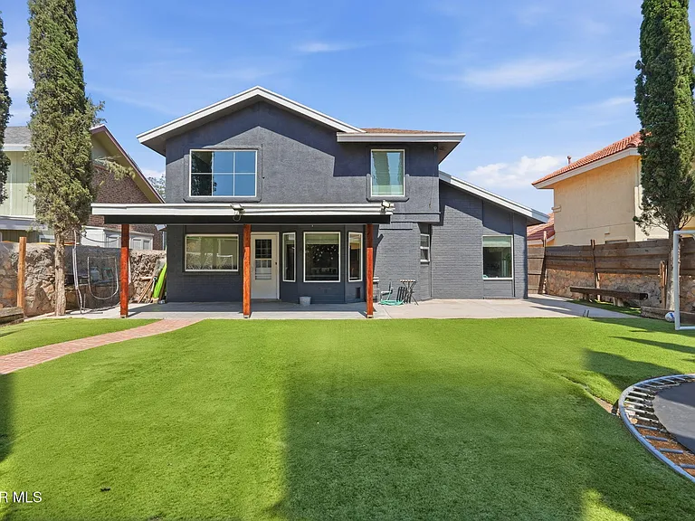 2437 Fletcher Pl — Photo 40