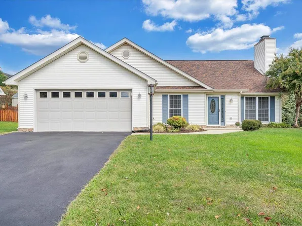 5014 Orchard Park Dr, Roanoke, VA 24019