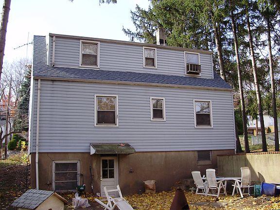 Sunken backyard with BBQ Pit