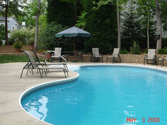 Pool !!! Low maintenance, heated