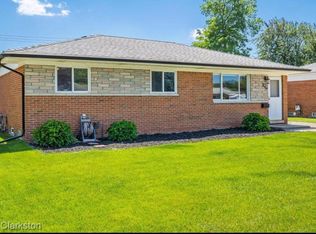8314 Independence Dr, Sterling Heights, MI 48313