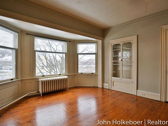 3rd image of 300 Washington St SE #2W